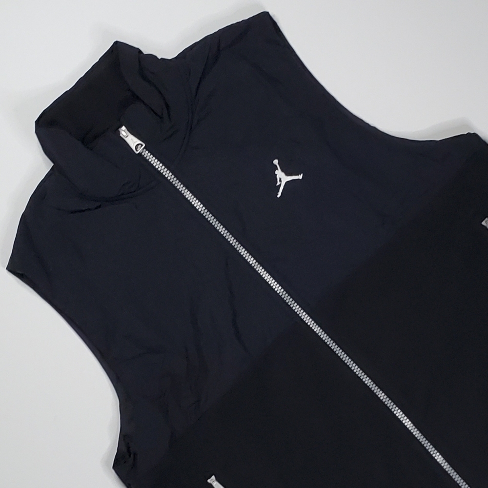 Nike Air Jordan Essentials Winter Mens Sz L Vest Zipper Pockets Black FD8628-010